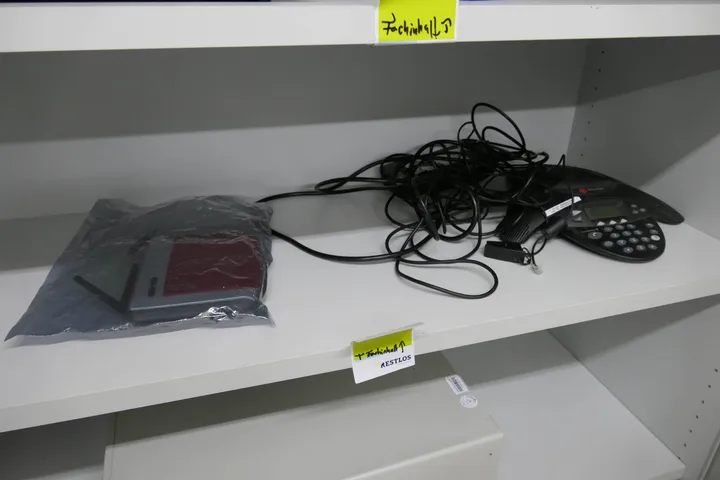 Fachinhalt Konferenztelefon, Router & Zubehör
